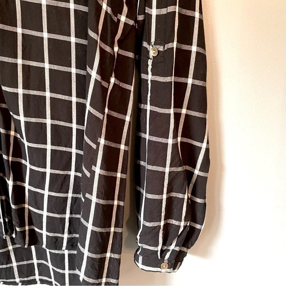 Smart Set Black and White Plaid Blouse - Picture 5 of 8